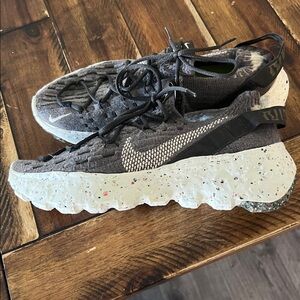 Nike Space Hippie 04 Running  Shoes Cargo Khaki CD3476-300 Women's Sneakers